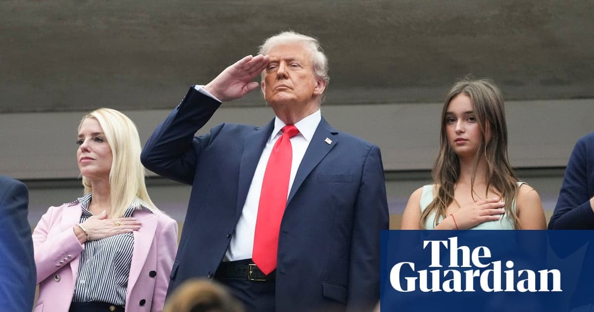 Kalabalık Donald Trump'ı Boos ve Şerefe ile Selamlar Açık Erkekler Finali | ABD Açık Tenis 2025