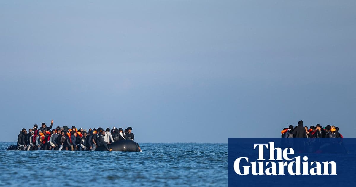 Küçük Teknede İngiltere'ye ulaşmaya çalışırken çocuk ölüyor | Fransa