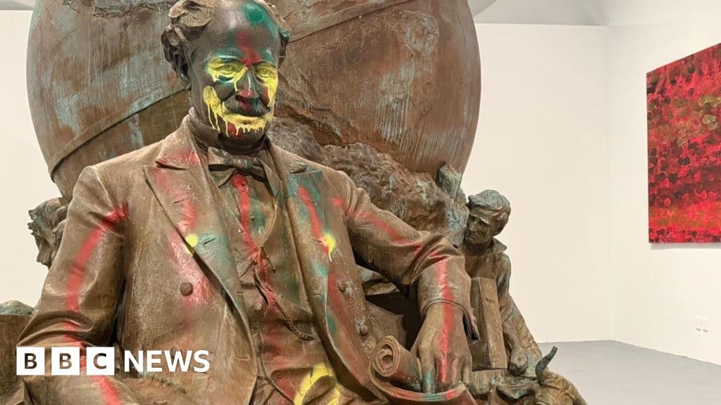 LA, Konfederasyon heykellerini sanat sergisine dönüştürüyor
