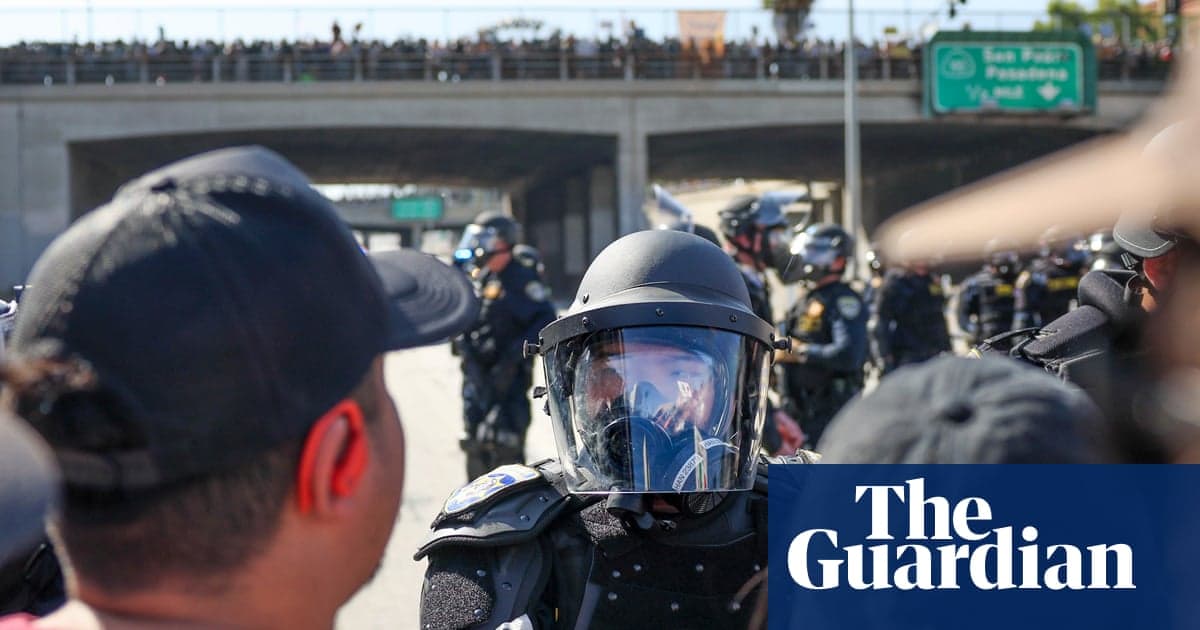 LA polisi protestoculara binden fazla mermi ateşledi. Los Angeles