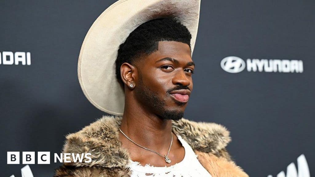 Lil Nas X tutuklandı ve iç çamaşırında LA sokaklarında dolaştıktan sonra hastaneye kaldırıldı