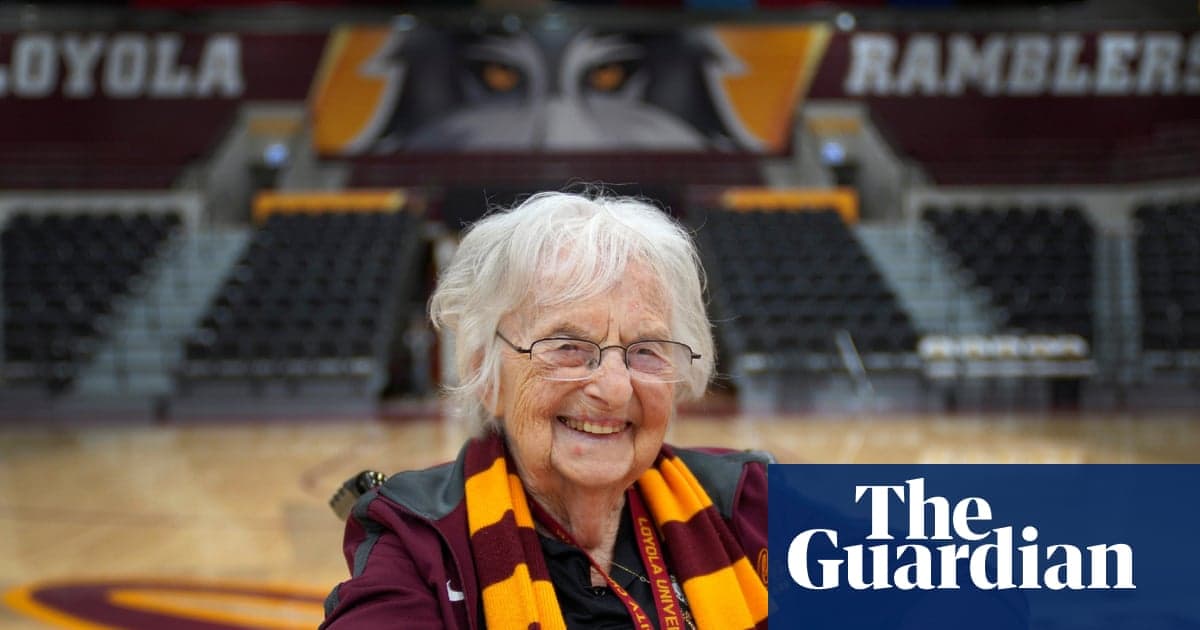 Loyola Üniversitesi'nin sevilen takım papazı Rahibe Jean Dolores Schmidt, 106 yaşında öldü | Chicago