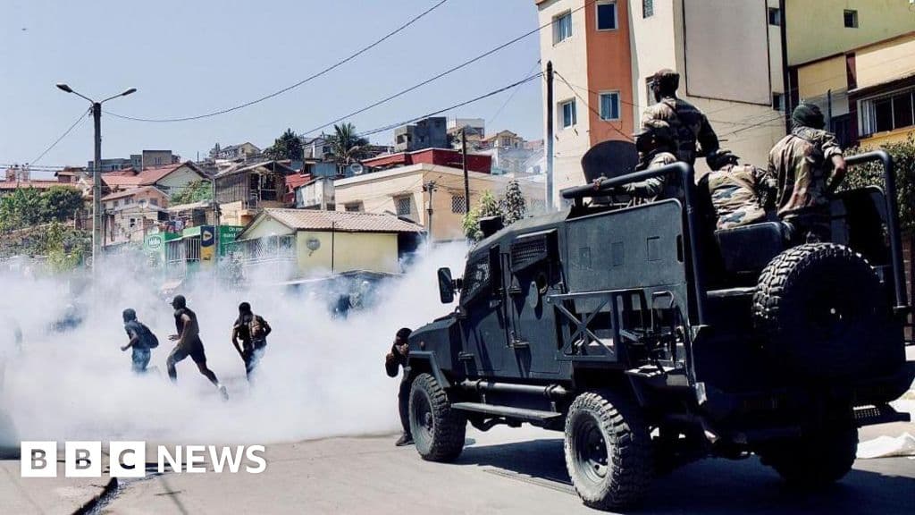 Madagaskar'ın başkanı 'Gen Z' protestolarının ortasında hükümeti çözüyor
