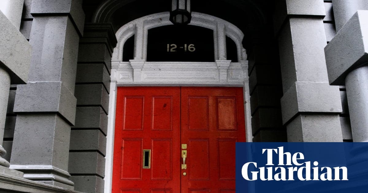Melbourne'un sadece erkeklere yönelik vahşi kulübü, kadınların haftada iki gün yemek yemesine izin verme denemesini bitiriyor | Melbourne