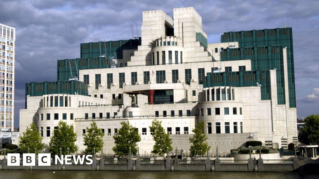 MI6, Rusya'da casusları çekmek için karanlık web portalını başlattı