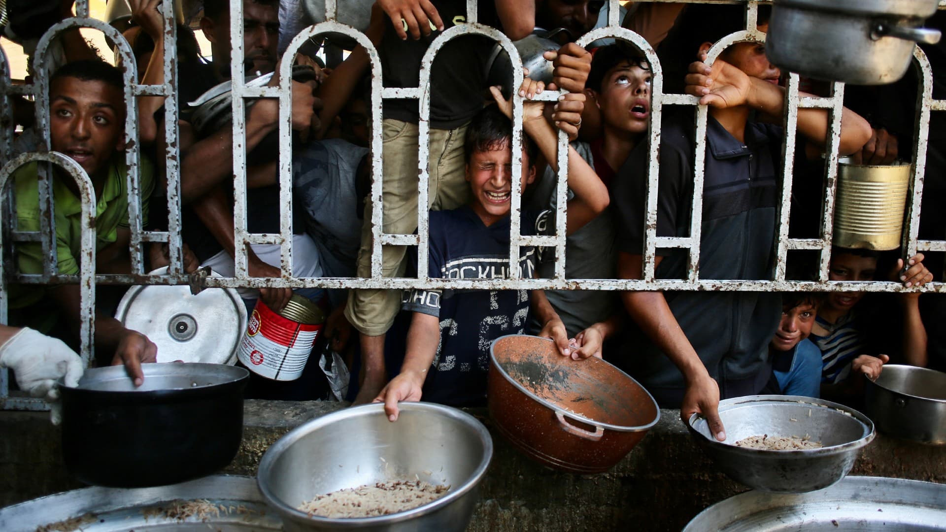 Most Israelis not bothered by reports of suffering and famine in Gaza, new poll shows