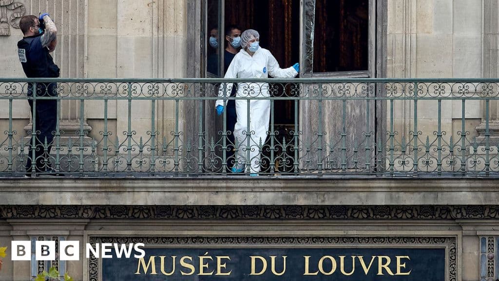 Müze patronu, Louvre'un mücevher hırsızlarını yeterince erken tespit edemediğini söylüyor