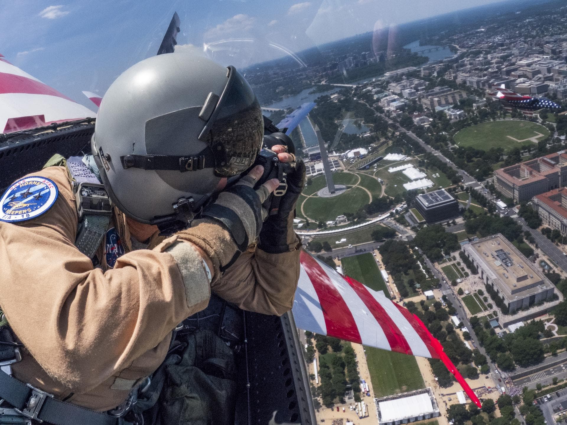 NASA Fotoğrafçısı Washington Üzerindeki F-18'den Görüntüler Yakaladı