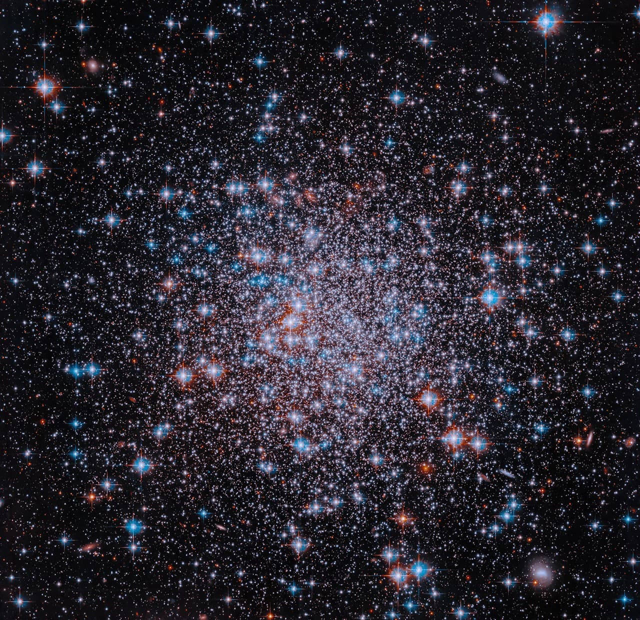 NASA'nın Hubble'ı 4 Temmuz'da Yıldız Maytapını Gözetledi