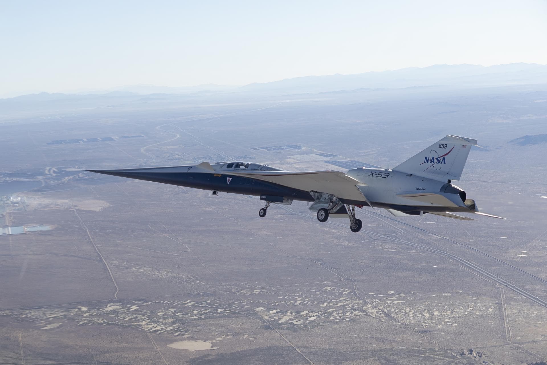 NASA'nın X-59'u İlk Uçuşunu Tamamladı, Daha Fazla Uçuş Testine Hazırlanıyor