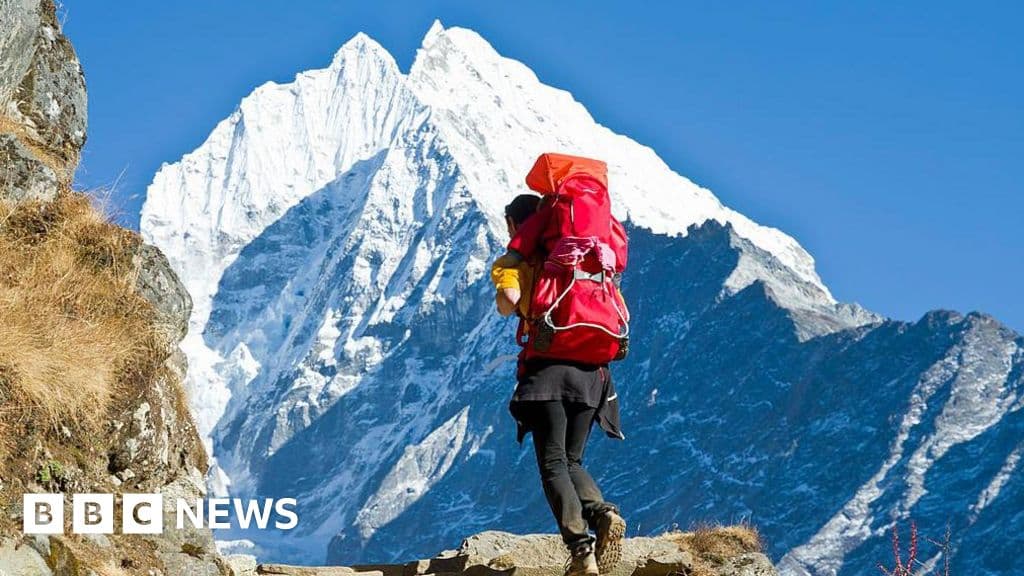Nepal, Everest ücretleri yükseldikçe 97 dağın tırmanması için serbest kalır