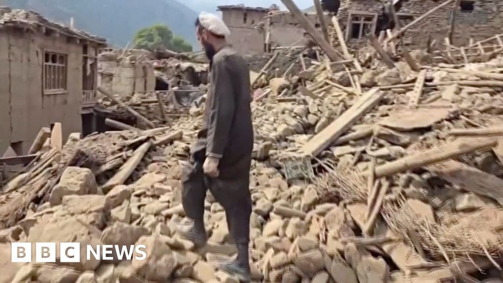 Ölümcül Afganistan Depreminden Sonra Binalar Yok Edildi ve Kurtarma Çabaları