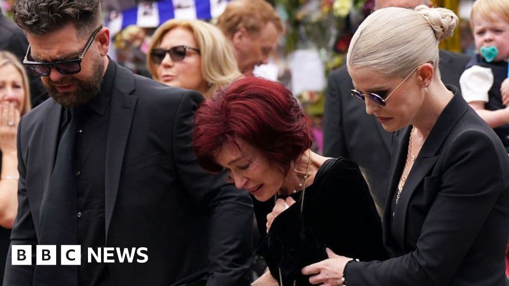 Ozzy Osbourne, Birmingham'da kısık ve duygusal gönderilir