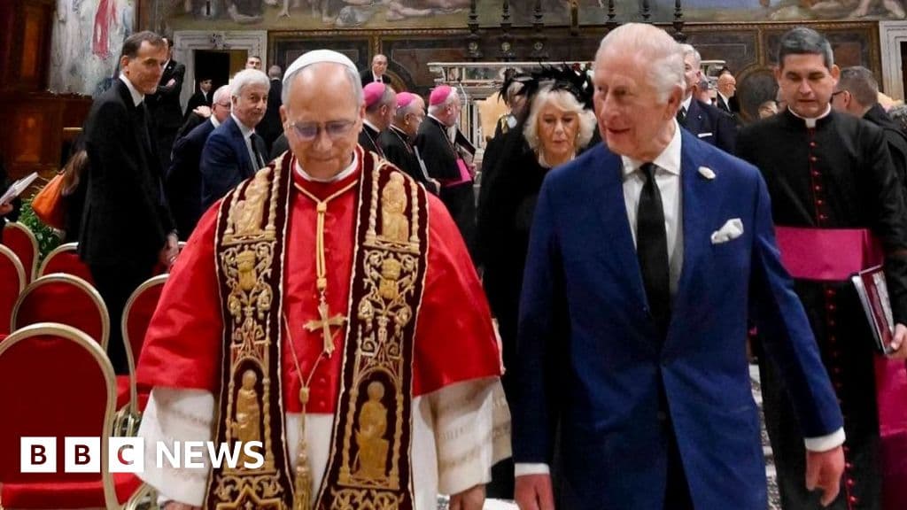 Papa ve Kral Charles 'son derece sembolik bir anda' birlikte dua ediyor