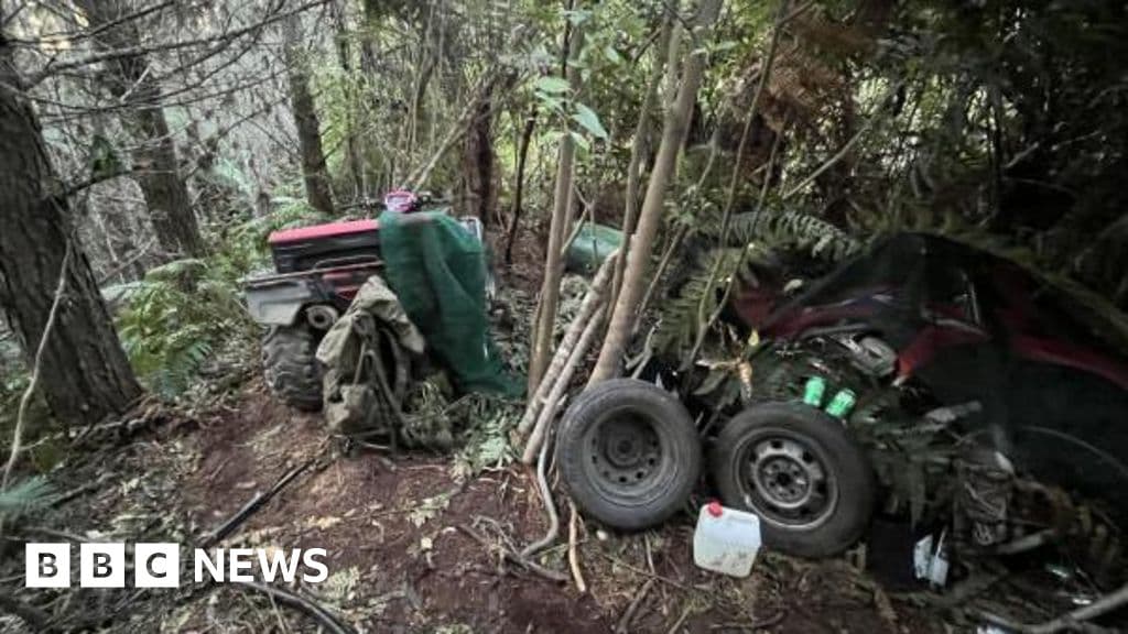 Polis, Yeni Zelanda Bushman'ın çocukları sakladığı sitenin fotoğraflarını yayınladı