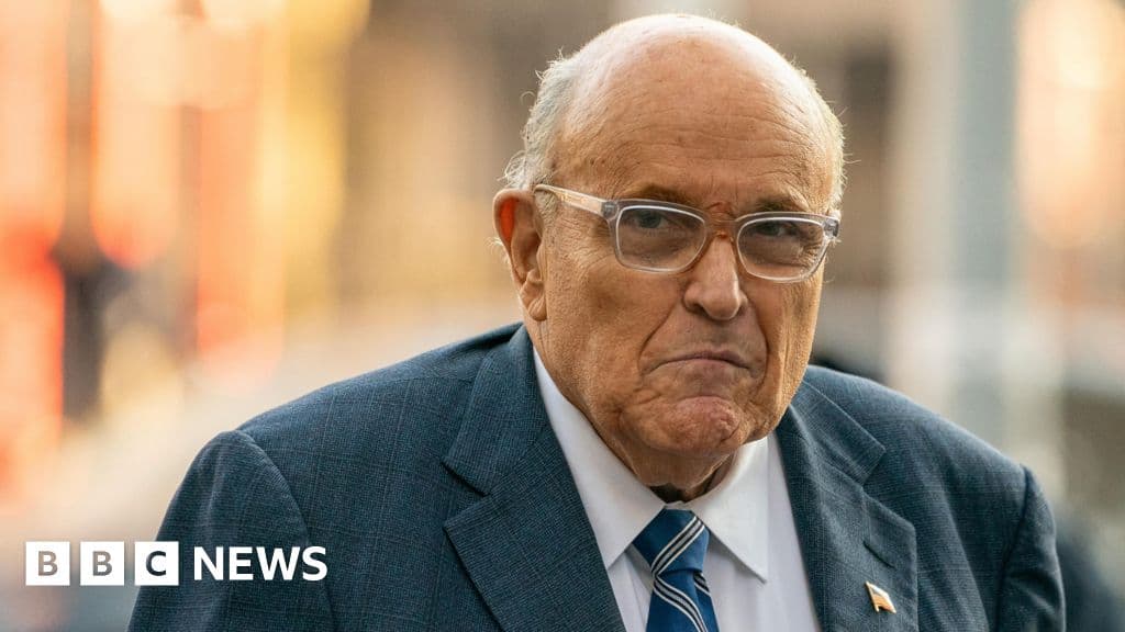 Rudy Giuliani, trafik kazasında yaralandı, güvenlik görevlisi diyor
