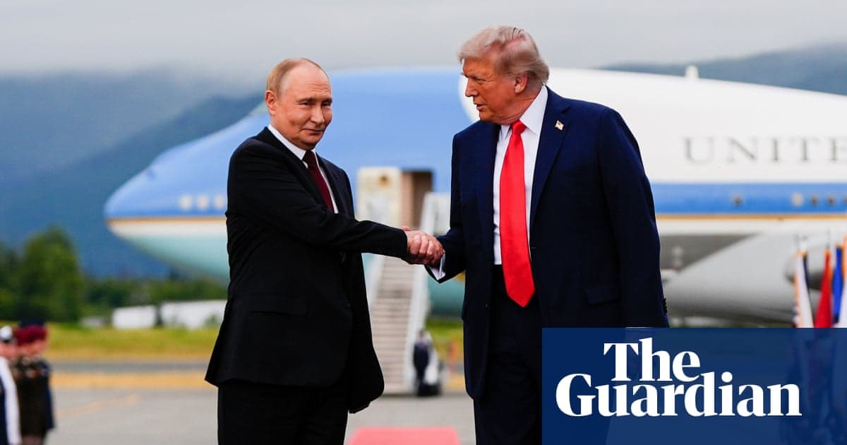 Sırıltılar ve şaka: Trump, Alaska'daki Ukrayna Zirvesi'nden önce Putin'e sıcak karşılama veriyor | Donald Trump