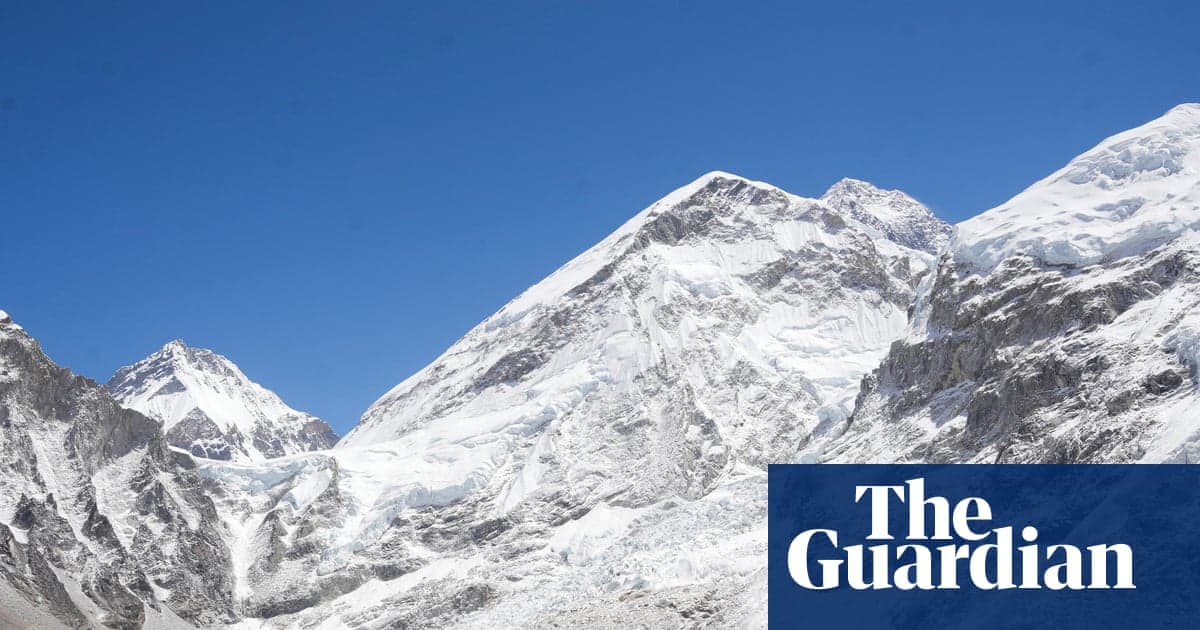 Snowstorm'dan sonra Everest Dağı Kurtarma Dağı Yaklaşık 1.000 Kişiyi Kapatır | Everest Dağı