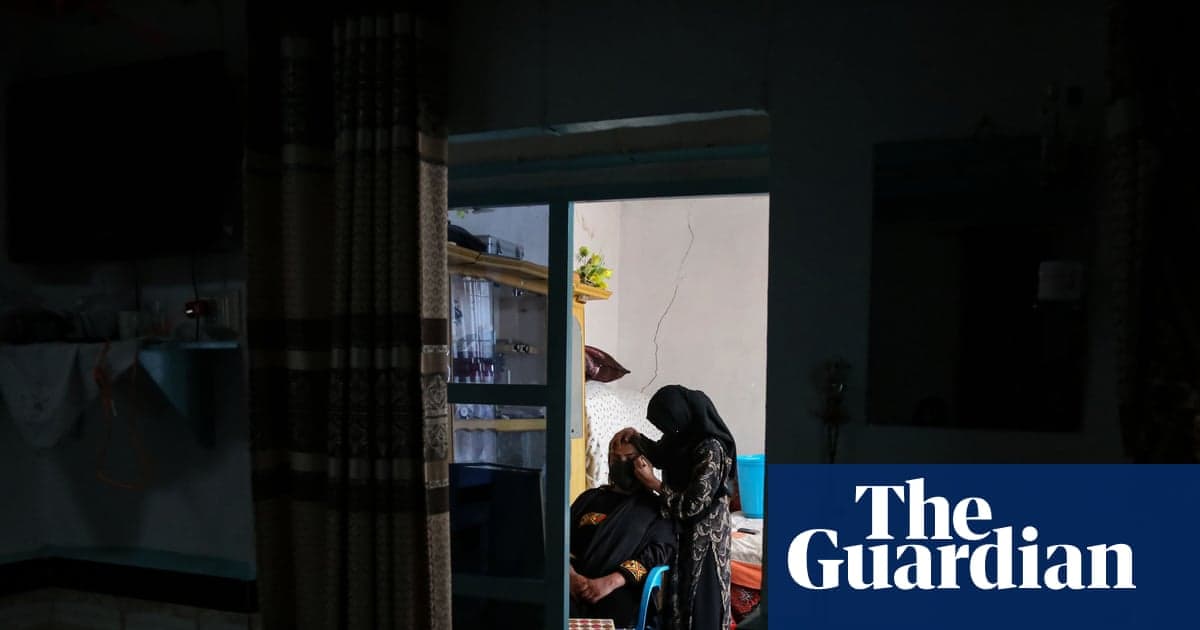 Taliban Afganistan'ın Gizli Güzellik Salonlarında Baskı | Küresel Kalkınma