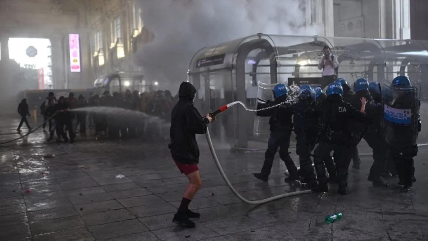 Tens of thousands protest across Italy in day of action for Gaza