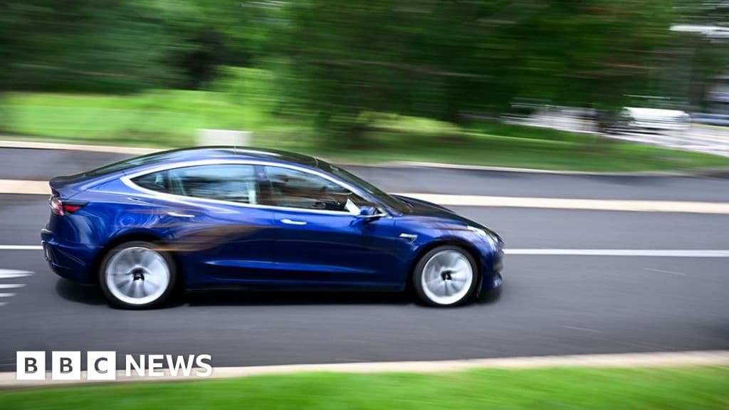 Tesla, sürücüsüz araçların yolun yanlış tarafında olduğunu araştırdı