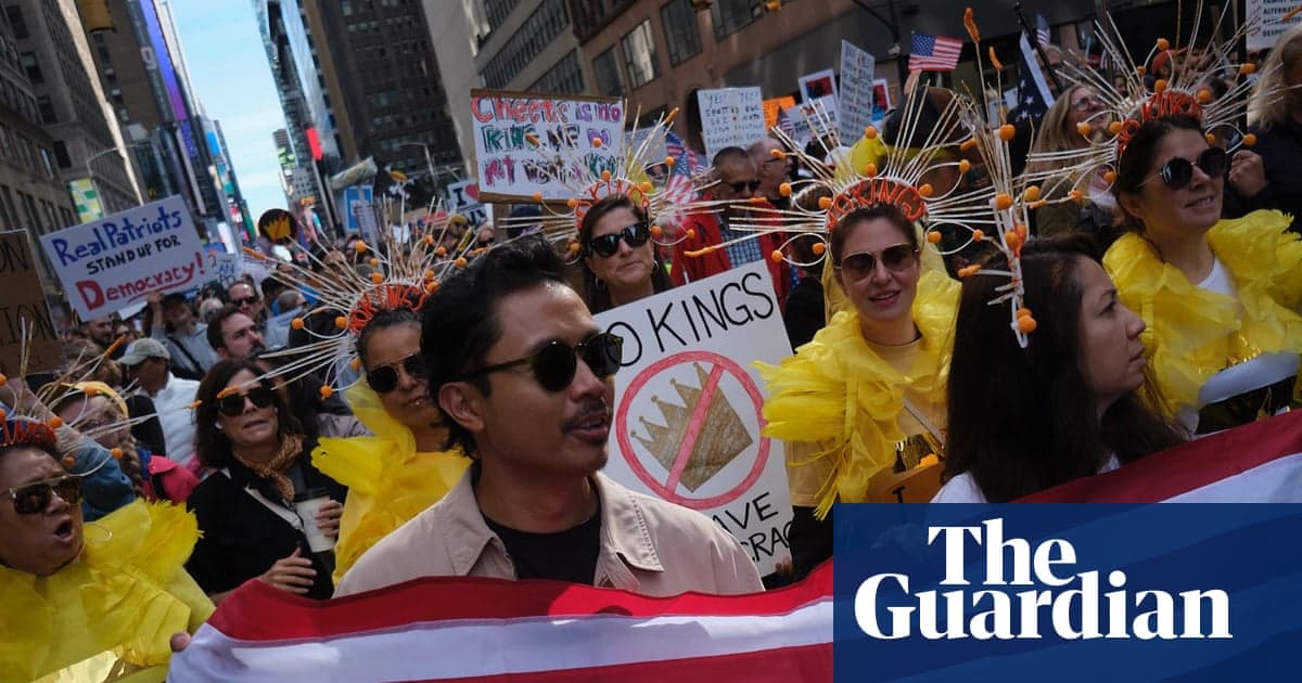 Trump, No Kings protestocularının üzerine uçağın çamur attığını gösteren, yapay zeka tarafından oluşturulan videoyu yeniden yayınladı | Donald Trump