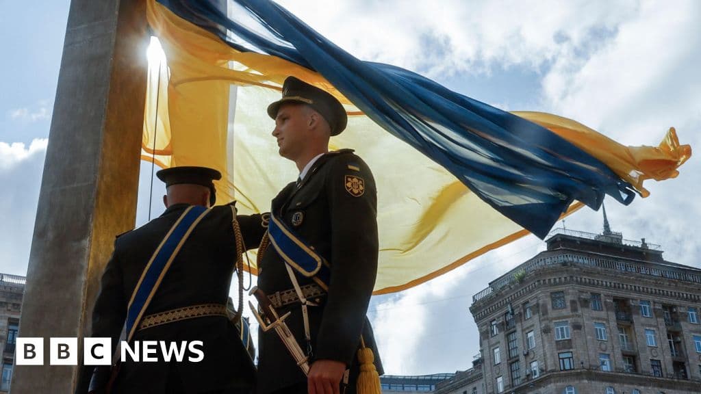 Ukrayna, Kiev'in Bağımsızlık Günü'nü izlerken Rus nükleer alanına çarpıyor