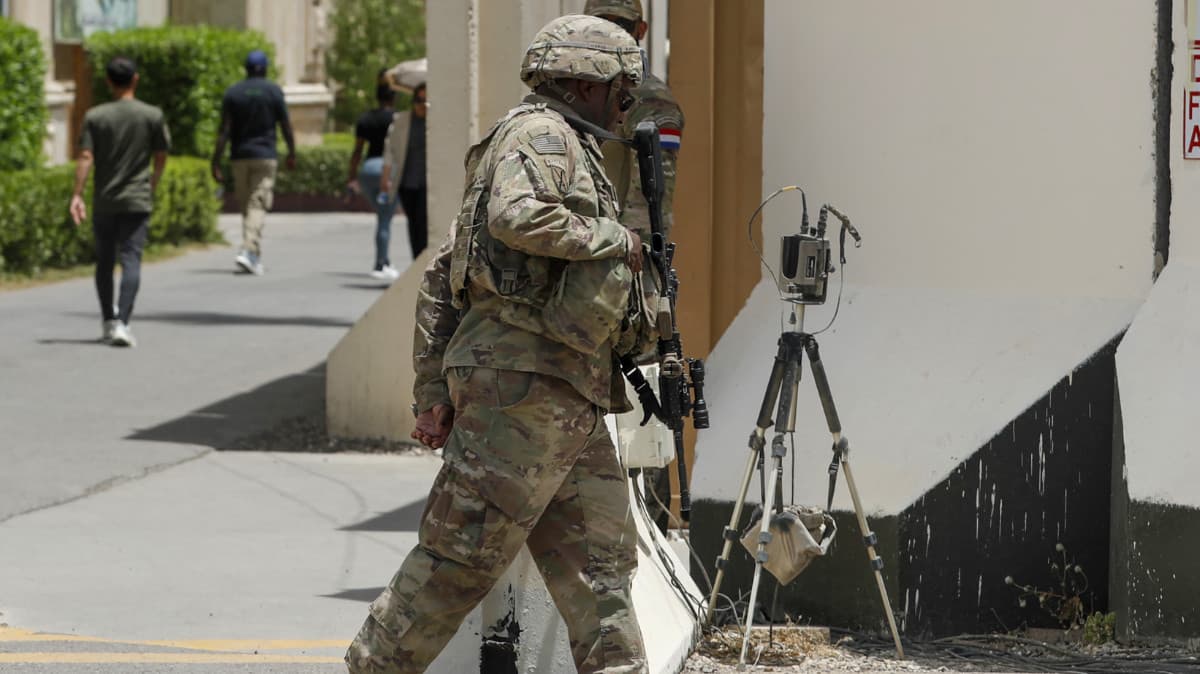 US troops begin withdrawal from key Iraqi bases